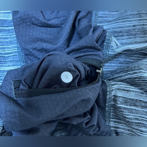 Lululemon Sz. 8 Tanks - Picture 11 of 13